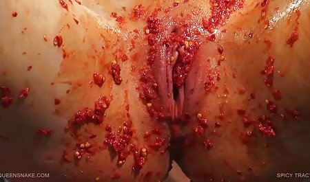 انگشتان پیراشکی چک لبخندی به همراه فیلم سوپر خا داشت