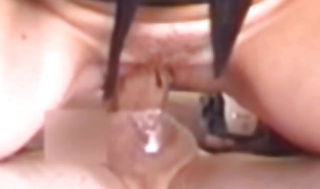 مادر شلوغ می خواهد روی فیلم سکس کتک زدن یک dildo فوق العاده بنشیند